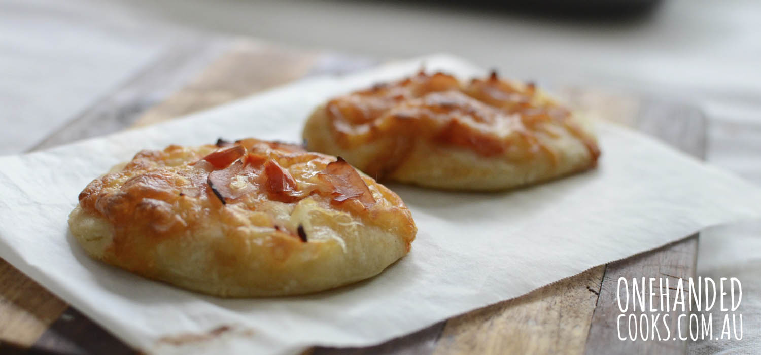 Mini Puff Pizzas - One Handed Cooks